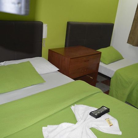 Hotel Las Palmas Fontibon Bogotá Esterno foto