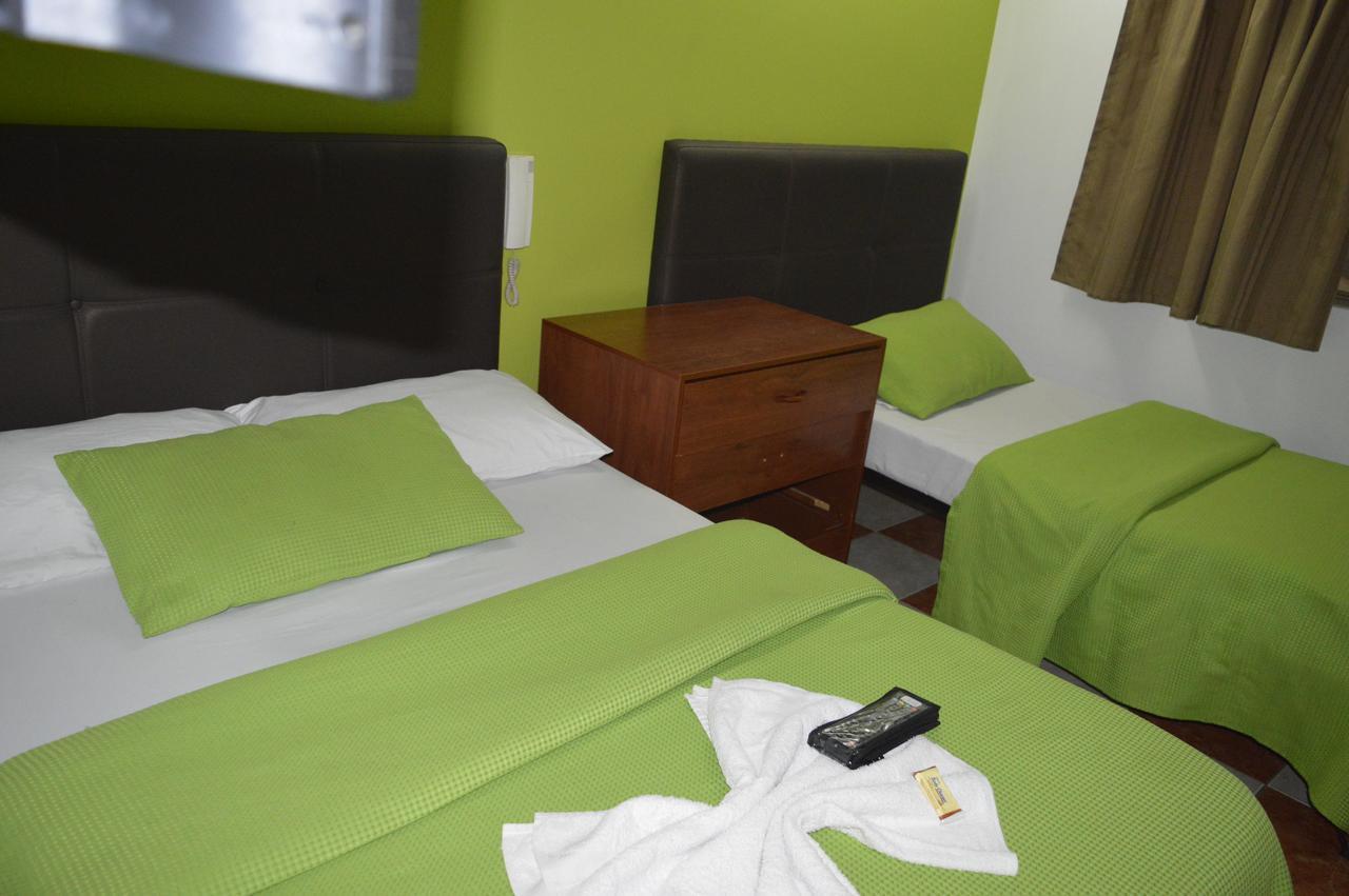Hotel Las Palmas Fontibon Bogotá Esterno foto