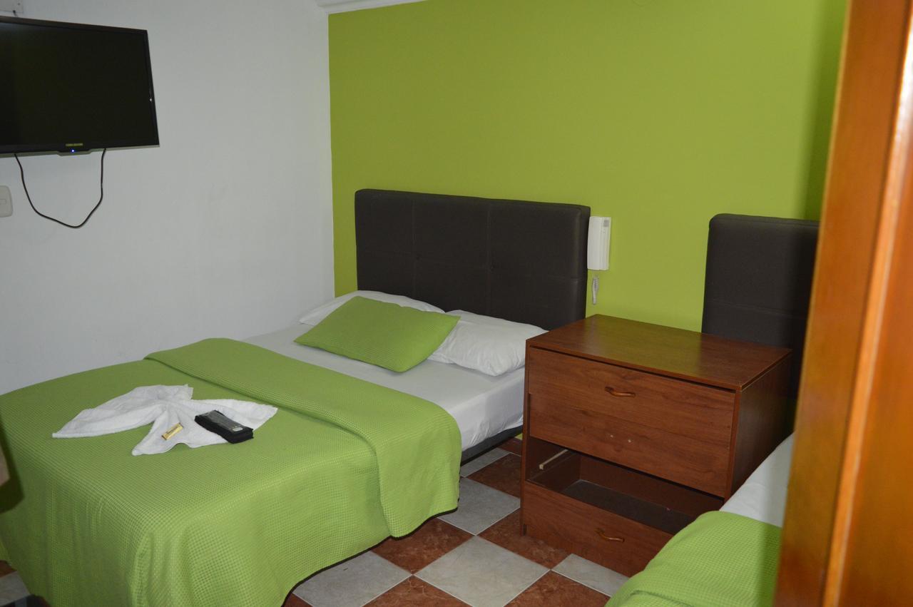 Hotel Las Palmas Fontibon Bogotá Esterno foto